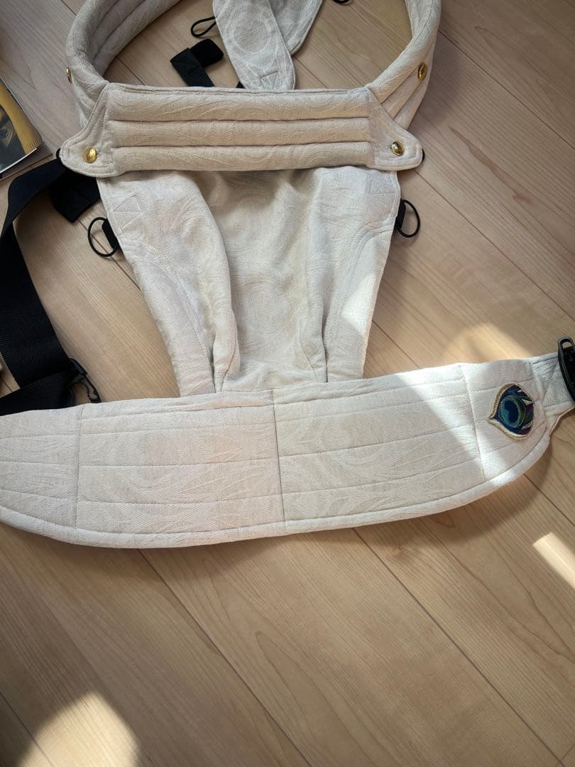 美品！artipoppe アーティポッペ 抱っこ紐