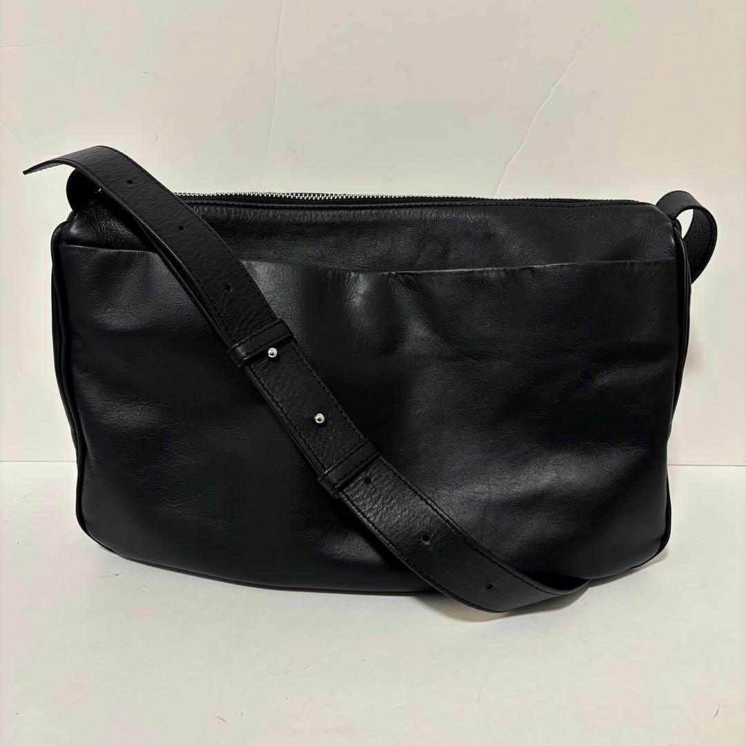 イアパピヨネ スワローマチショルダーバッグ ブラック