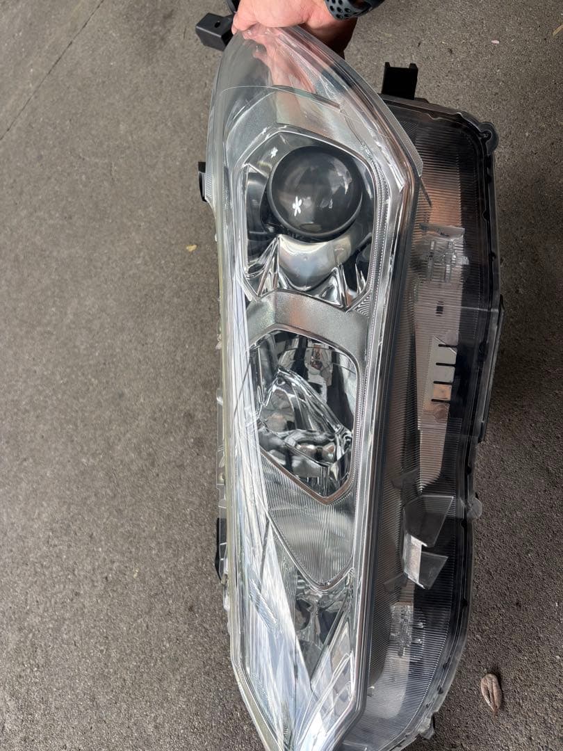 ⭐️(ばら売り可能)NZE161アクシオヘッドライト左右