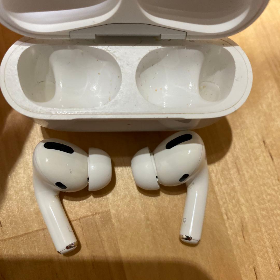 美品 AirPods Pro ワイヤレスイヤホン 本体