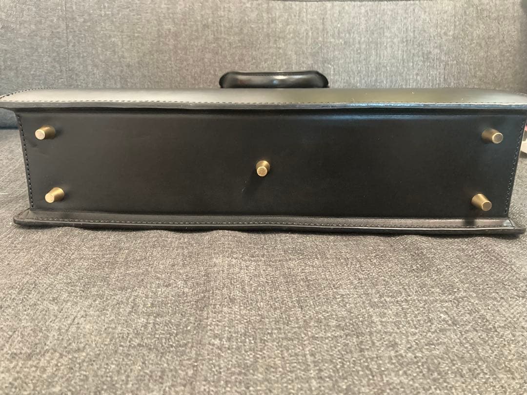 美品　土屋鞄　マグナス　ファスナーブリーフ　ブラック