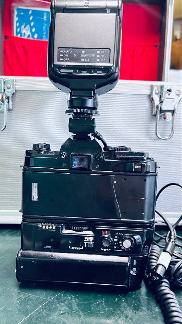 MINOLTA 一眼レフカメラとフラッシュセットアルミ専用箱付き