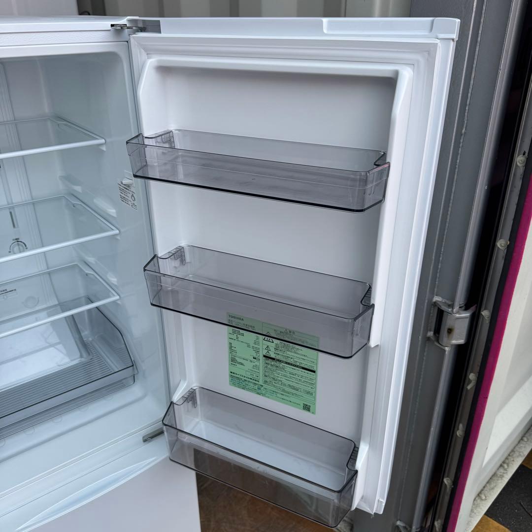 C7438★2022年製美品★東芝　冷蔵庫ホワイト　自動霜取り　一人暮らし　大型