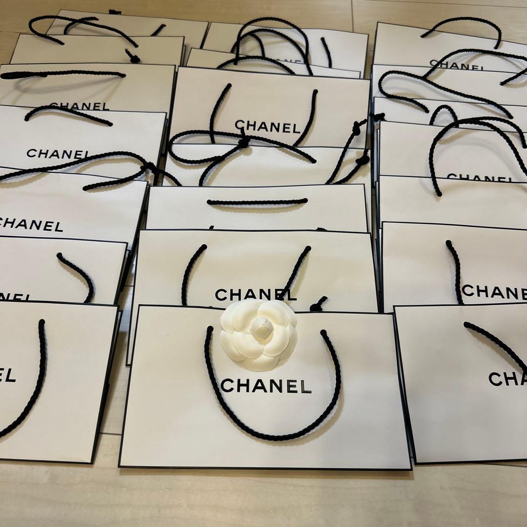 CHANEL 紙袋　白　大13 袋　中21袋　小4袋　カメリア9個セット