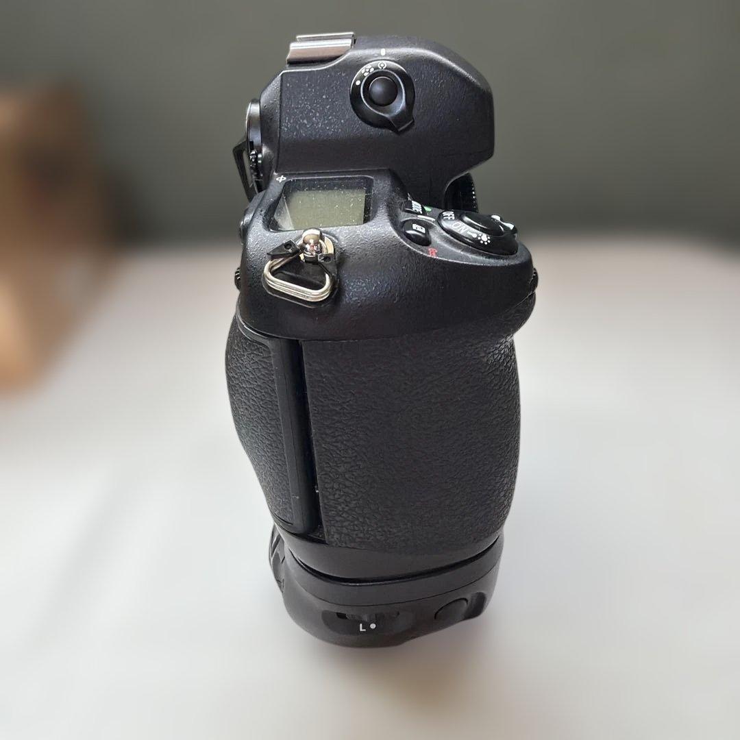 Nikon F100 フィルム一眼レフカメラ