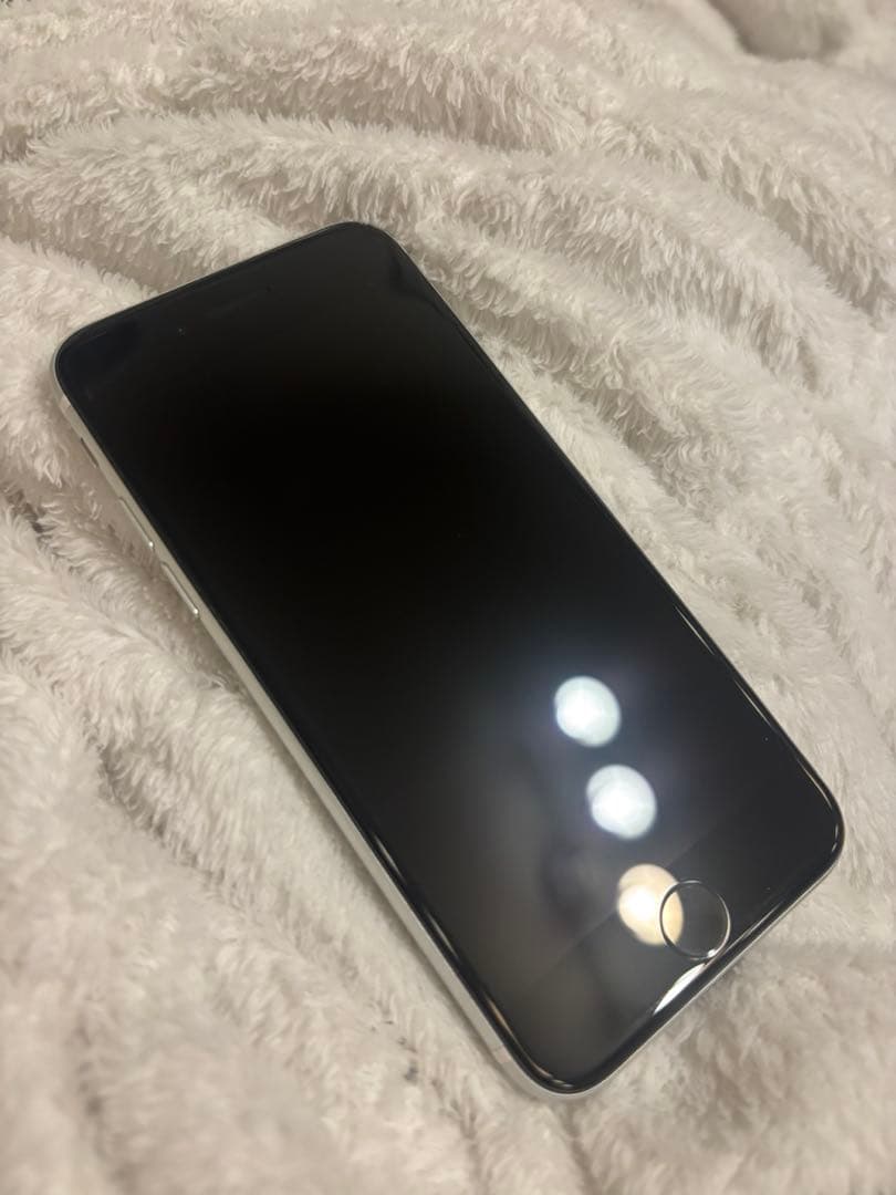 ジャンク品　Apple iPhone SE 第2世代 64GB ホワイト　箱あり