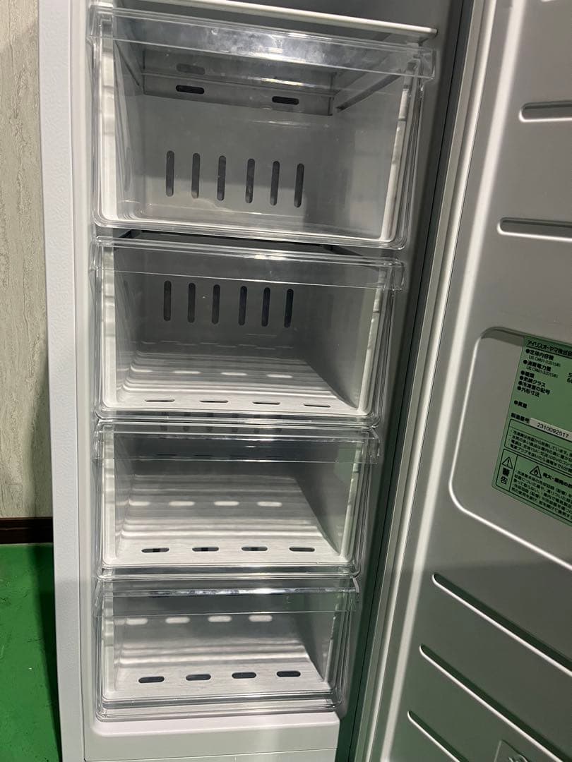 美品‼️2023年製IRIS OHYAMA 縦型冷凍庫