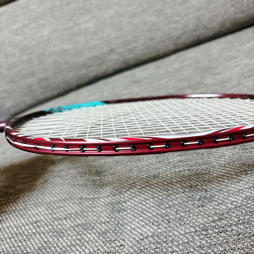 バドミントン　ラケット　 アストロクス 100ZZ クレナイ　4UG5 希少品