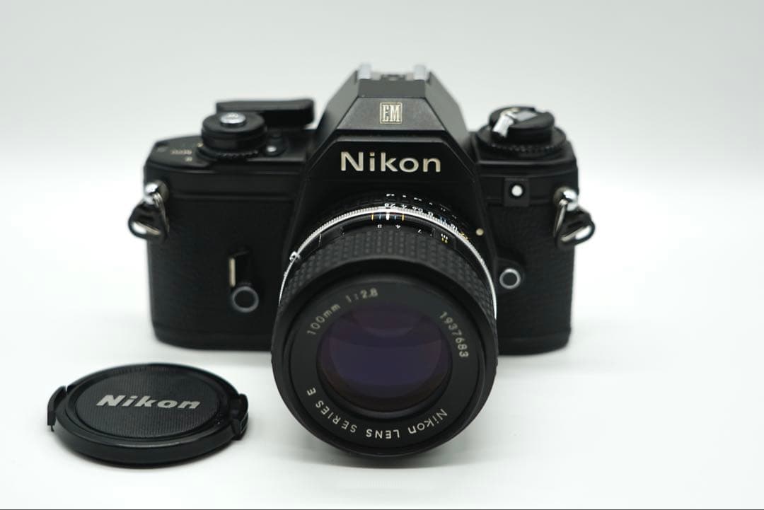 Nikon EM 一眼レフカメラ 100mm f/2.8レンズ付き