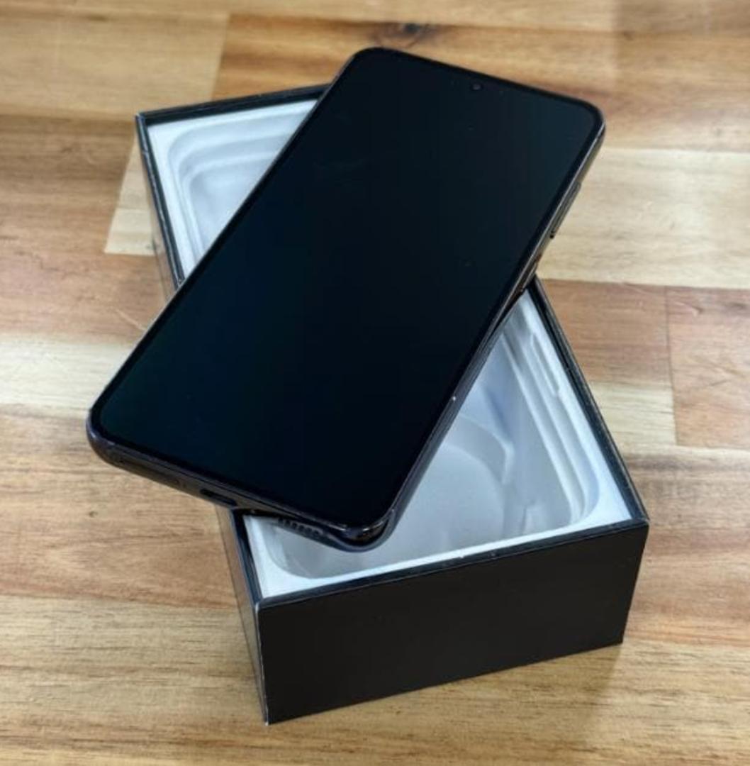 [超美品] ギャラクシー S23 256GB SC-51D バッテリー100％