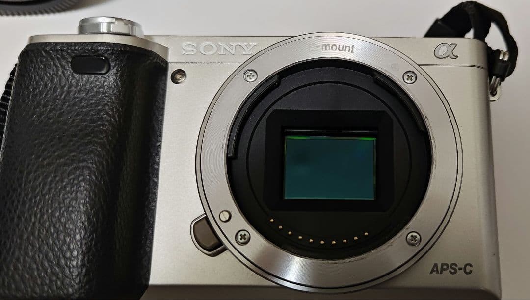 SONY a6000 シルバー ILCE-6000 ダブルズームレンズキット