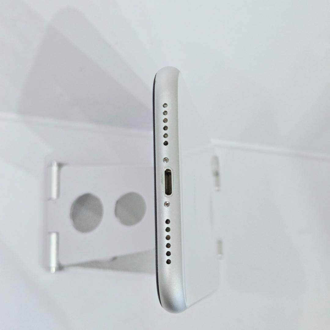 02 iPhoneXR ホワイト SIMフリー