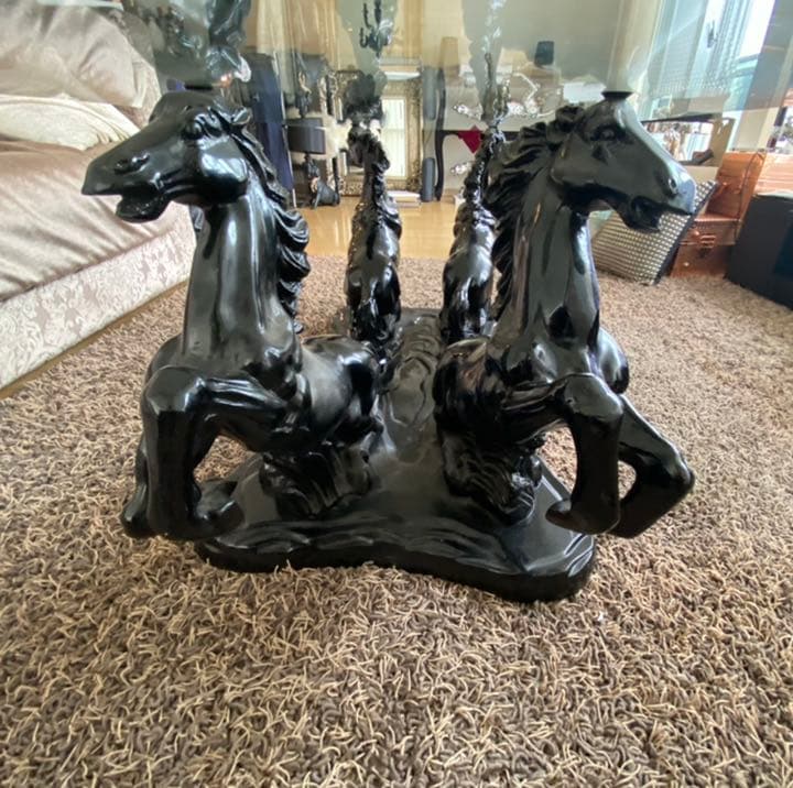 馬台座ガラステーブル