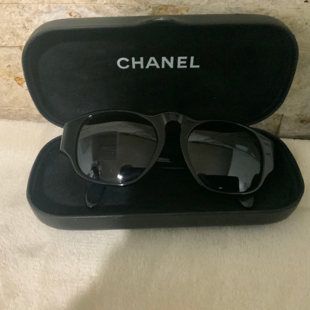 CHANEL ブラック サングラス 専用ケース付き