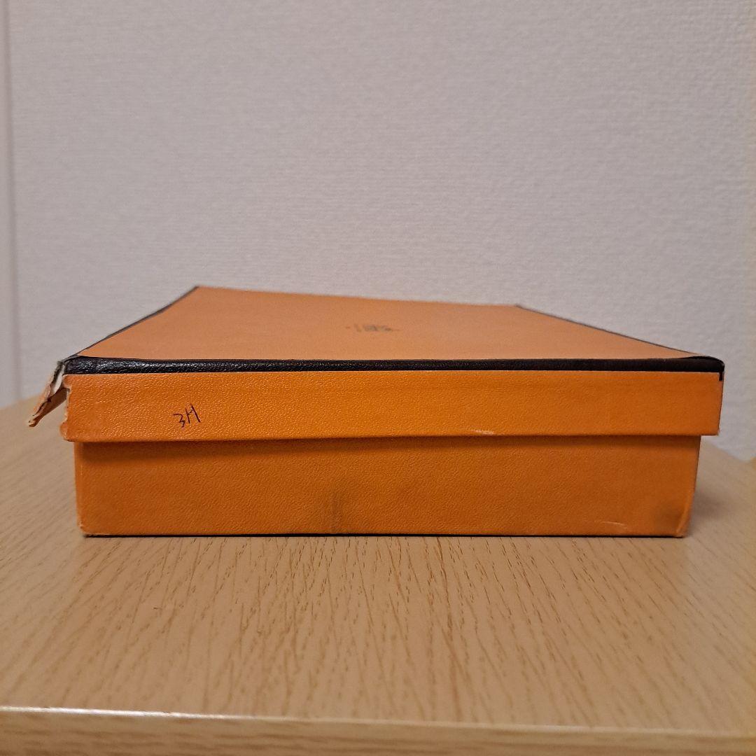 HERMES　羽根デザインの陶器灰皿　アッシュトレイ