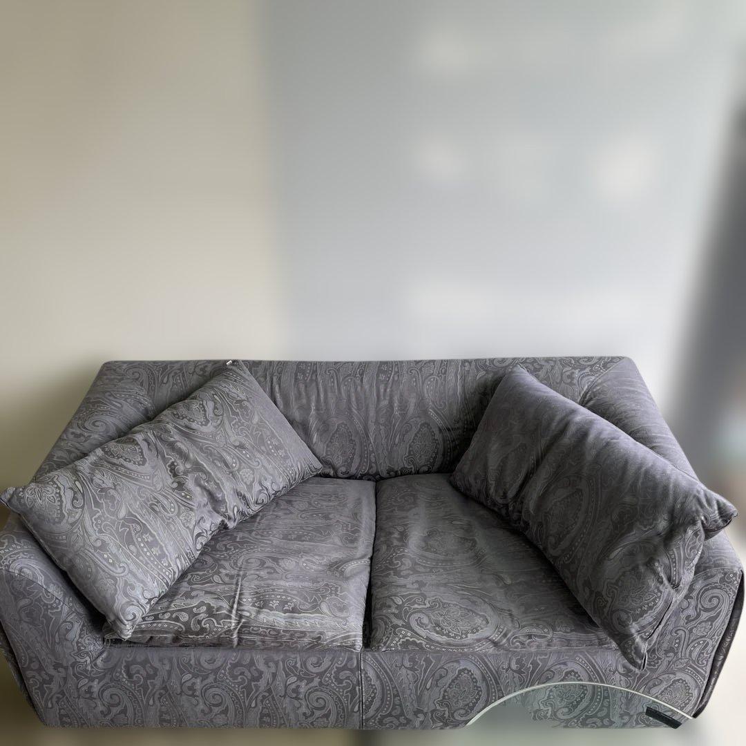 フクラ　2人掛けソファ　グレー　ペイズリー　ガラス　ローテーブル　ブラック