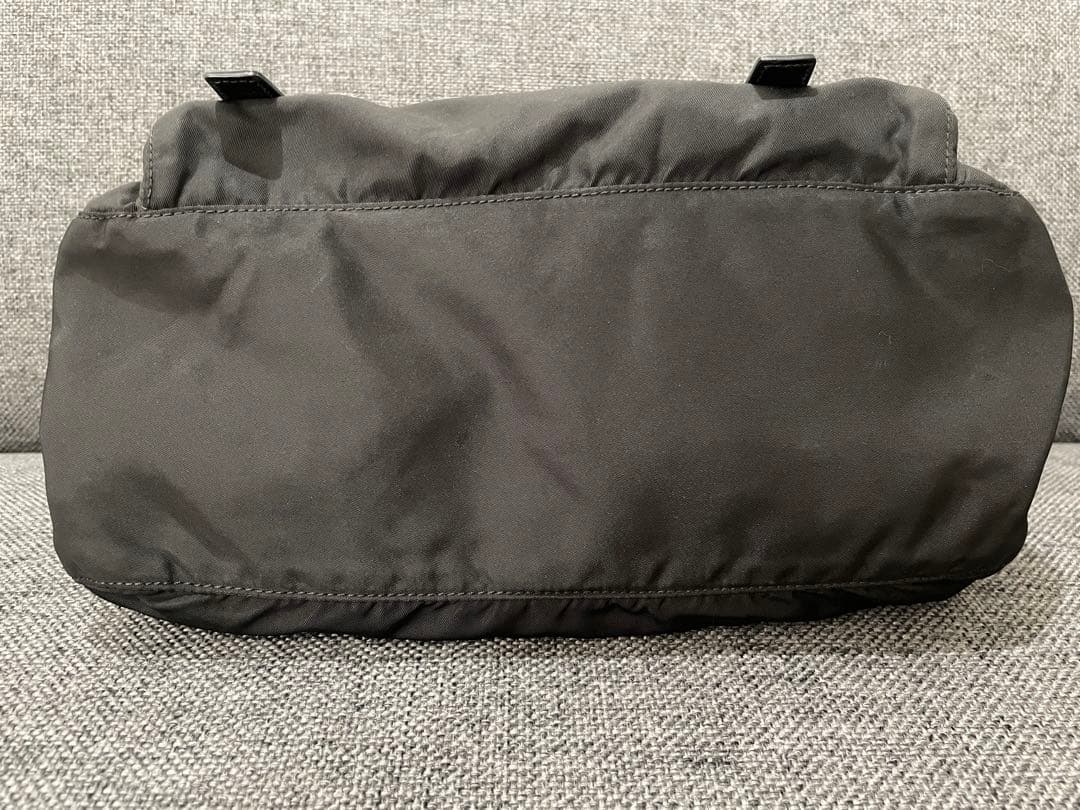 PRADA テスート ミニメッセンジャーバッグ 三角ロゴプレート NERO