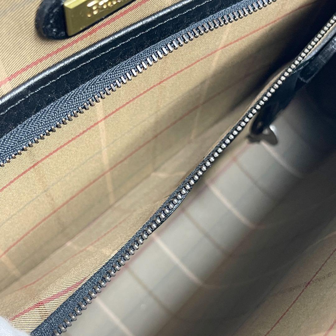 極美品　バーバリー　ホースロゴ　チェック　レザー　ビジネスバッグ　A4収納　鍵