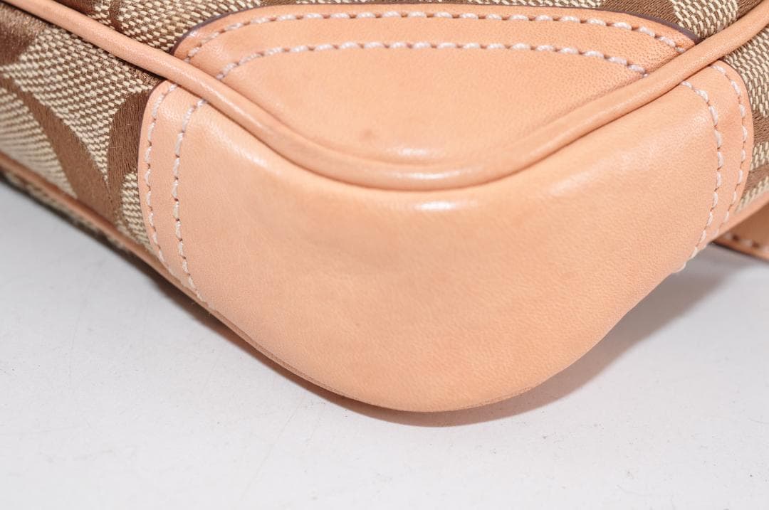 未使用 COACH コーチ シグネチャー ボディバッグ 箱、保存袋付き