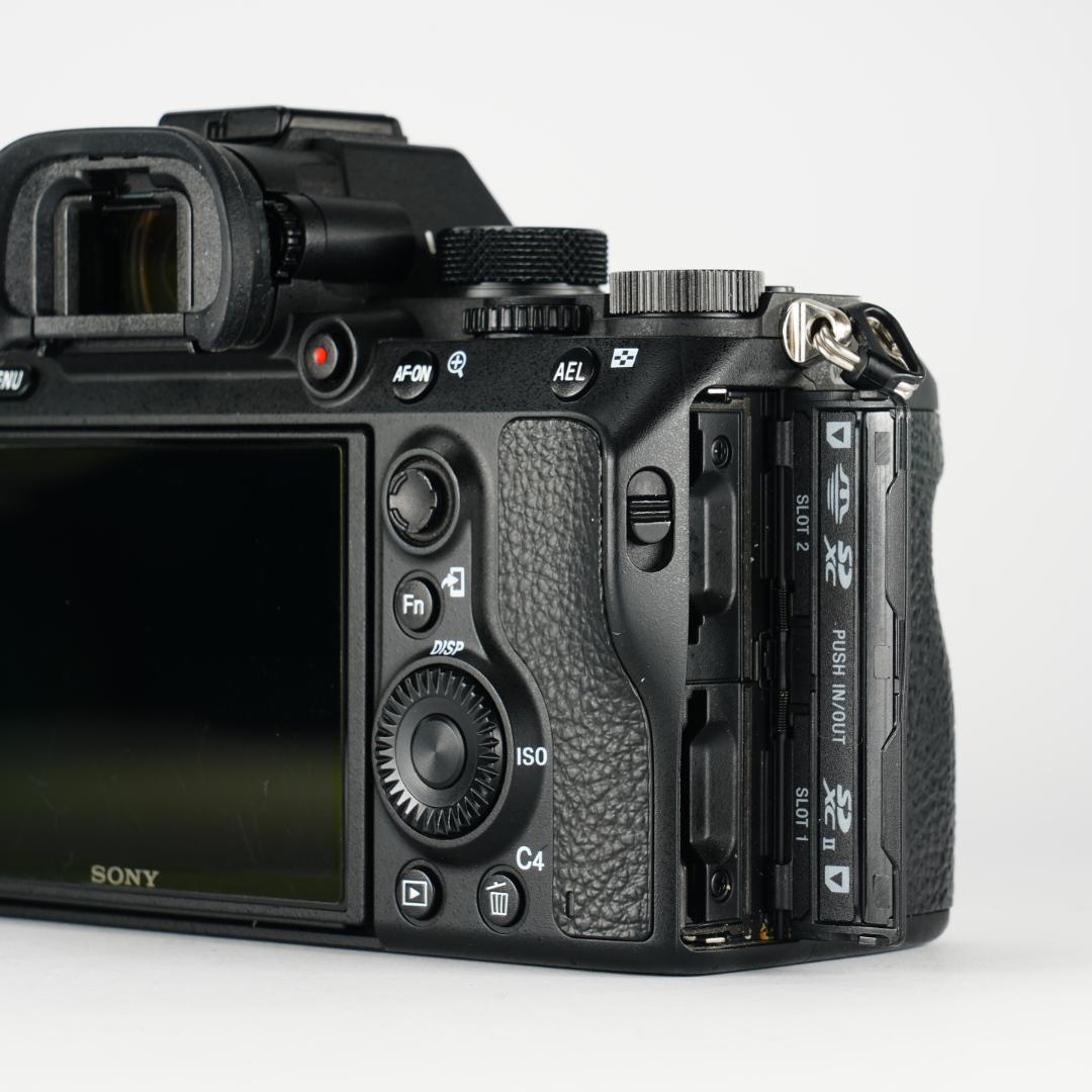 【完全セット】SONY α7III超美品！11,755回/20万 すぐ撮影可能