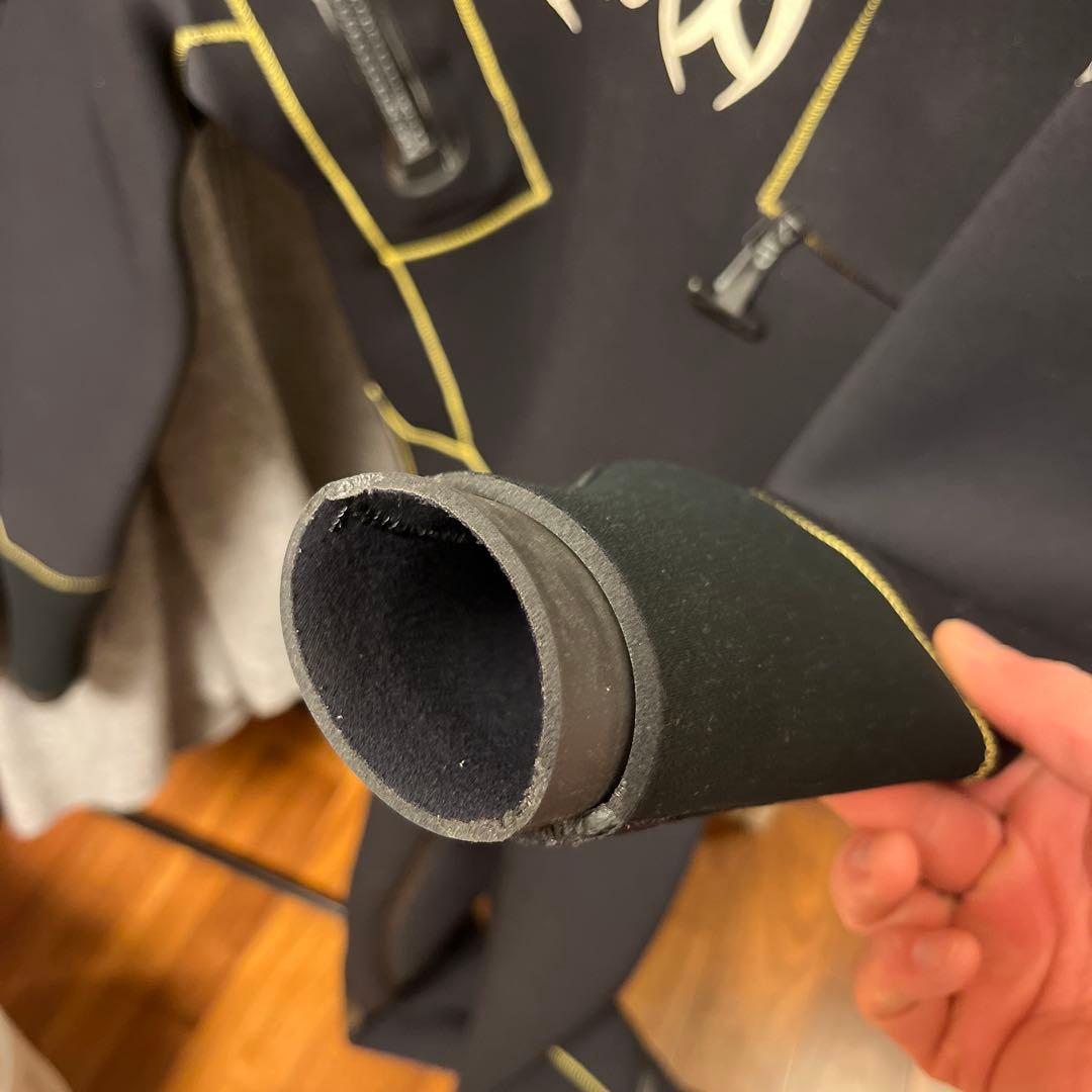 View ウェットスーツ ドライスーツ 黒