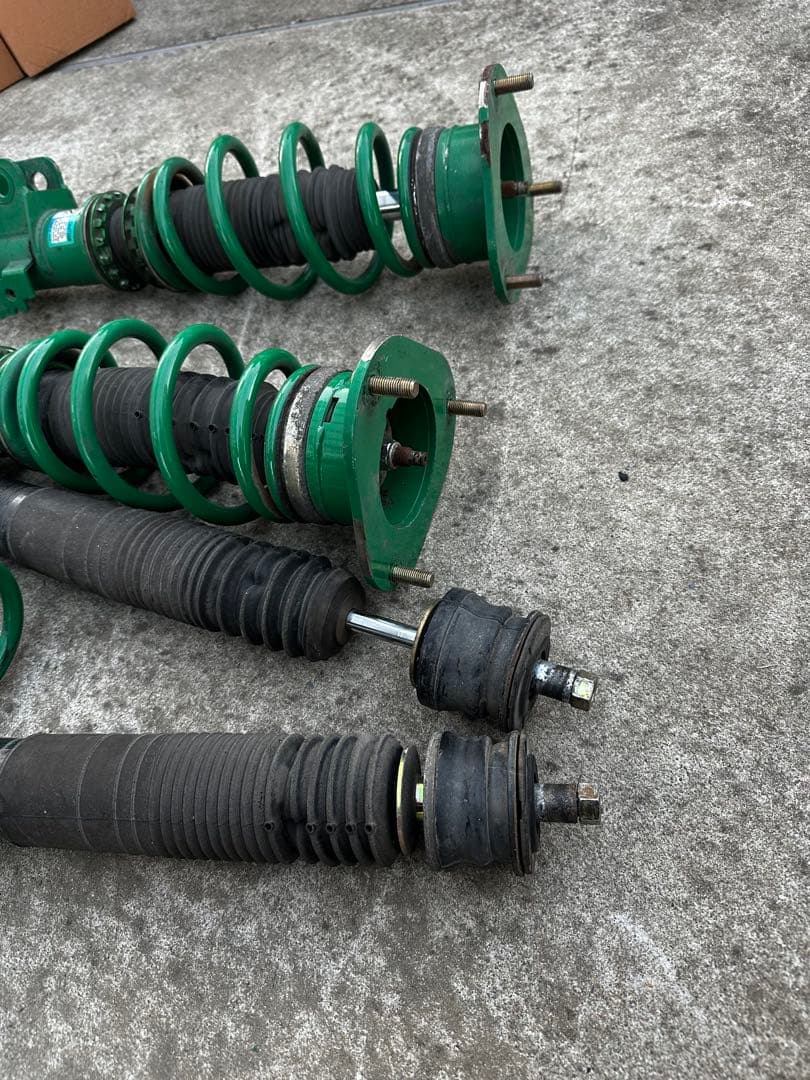 30プリウス 車高調 フルタップ 全長式 サスペンション テイン