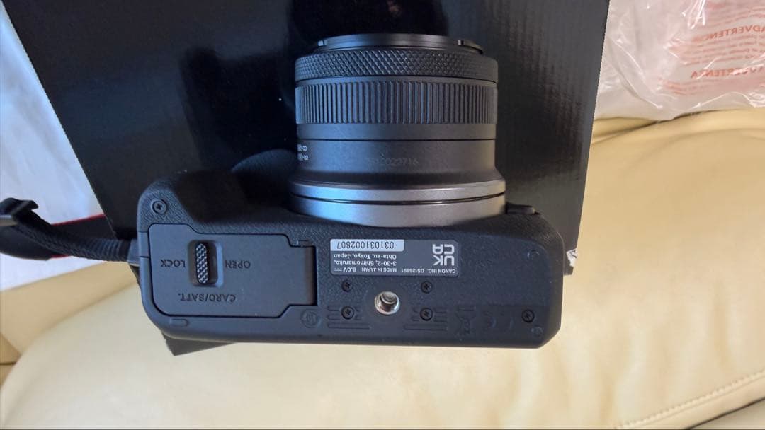 新同品CANON EOS R100 RF-S 18-45mm レンズキット