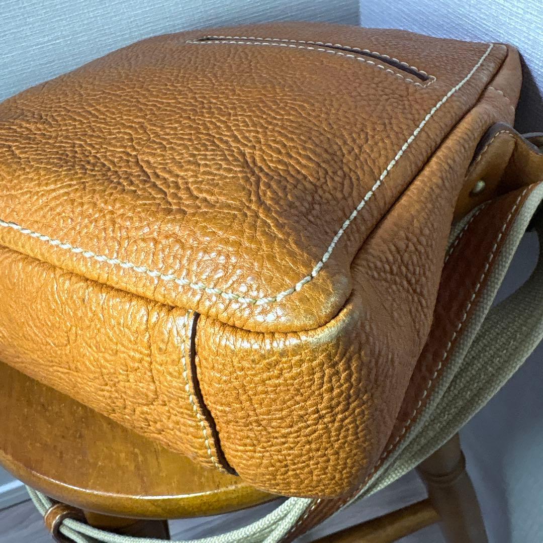 土屋鞄製造所トーンオイルヌメ ジップトップショルダー（ブラウン）