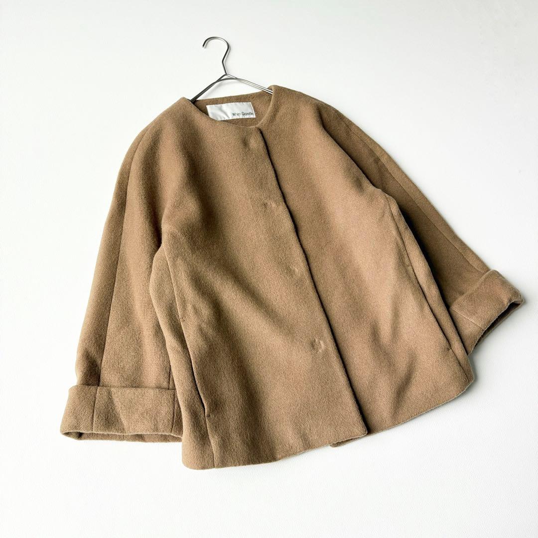 2936y美品　ウィムガゼット　ノーカラーウールショートコート　キャメルベージュ