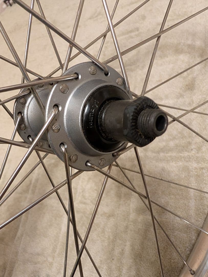 VELOCITY CLIFFHANGER＋MAXXIS HOLY ROLLER