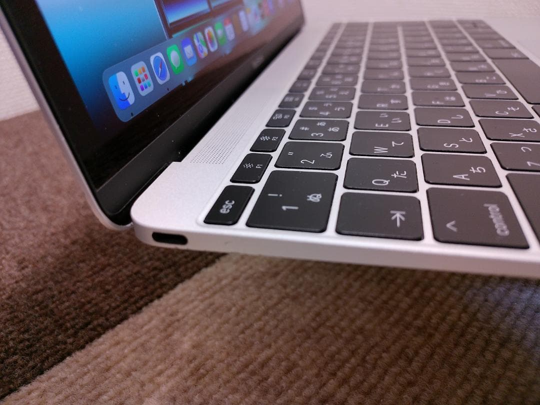 MacBook 2017 A1534 12㌅ 『BT充放電1回』Silver