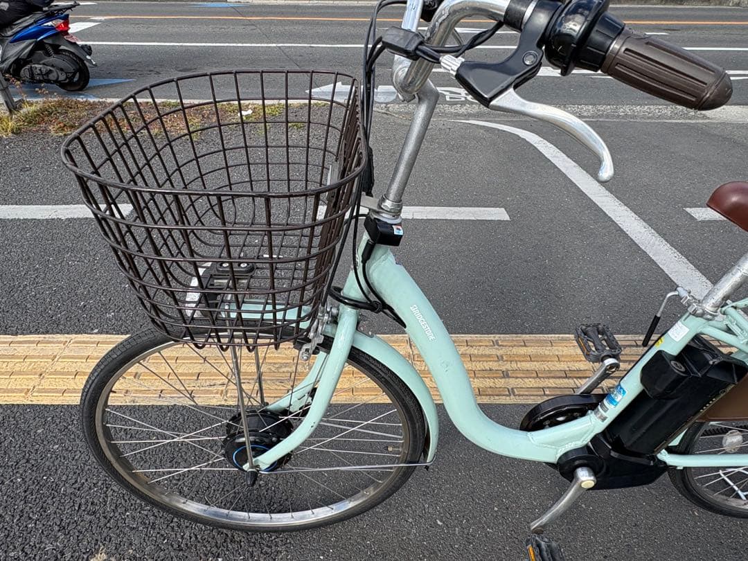 中古ブリヂストン電動アシスト自転車　B300 大阪　022番