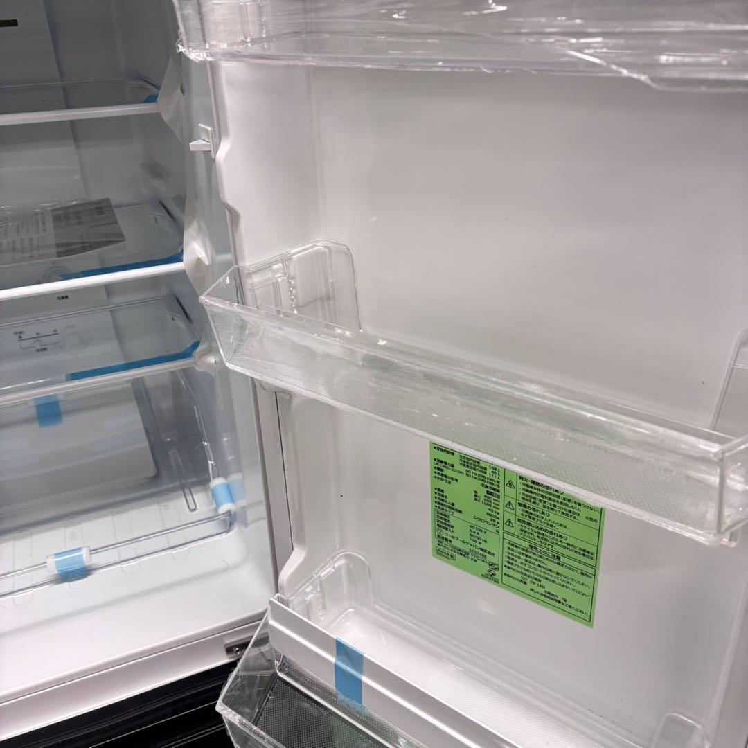 681ブラック冷蔵庫　100L強　小型　一人暮らし　右開き　2ドア　2024年製