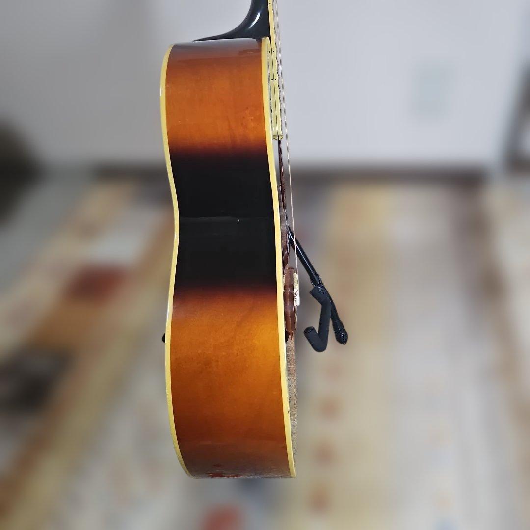 Epiphonc.EJ-200VS 社外製ソフトケース付き。