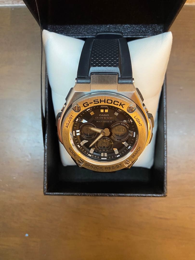 【美品】G-SHOCK GST-W310 電波ソーラータフソーラー