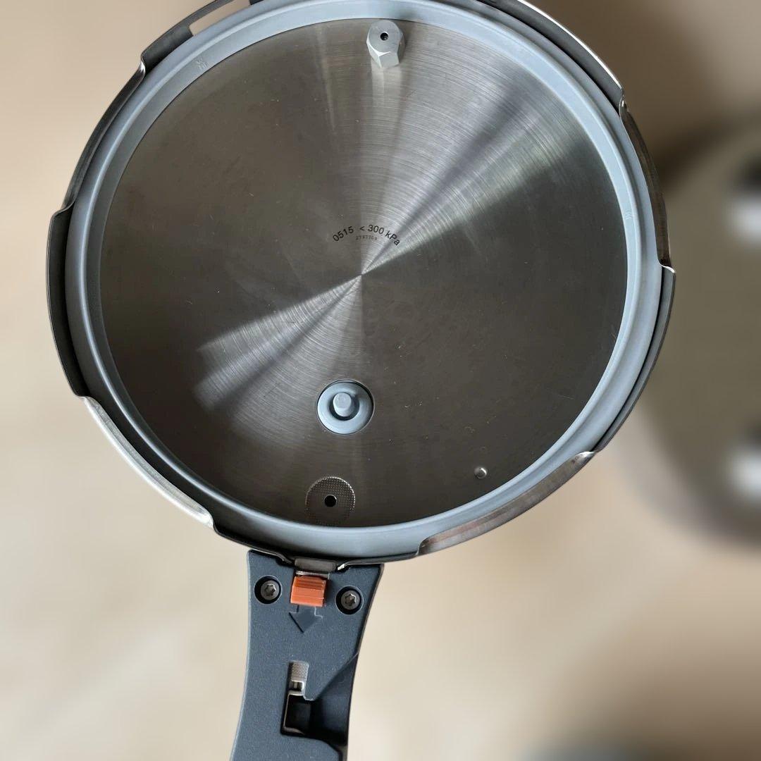 WMF 圧力鍋　パーフェクトプラス　6.5L スチーマー 三脚付