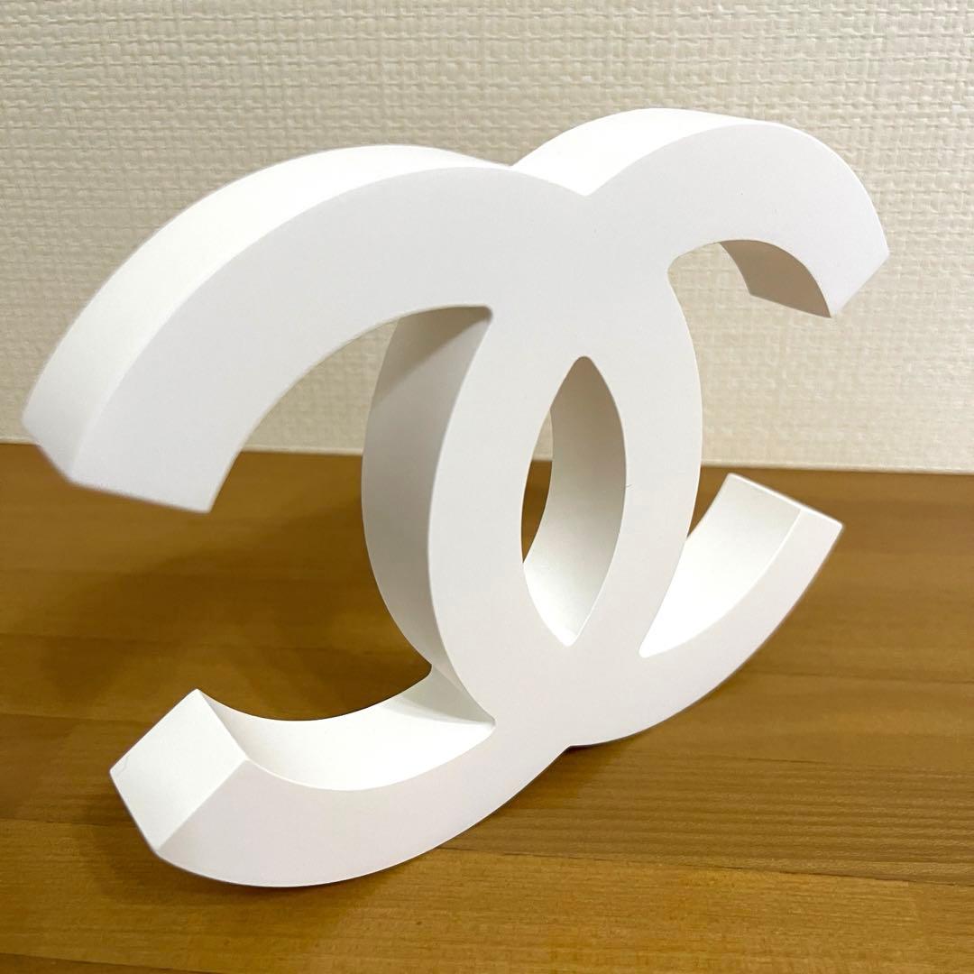 シャネル　店頭ディスプレイオブジェ　ホワイト