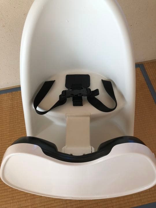 ベビービョルン ハイチェア　ハーネスあり