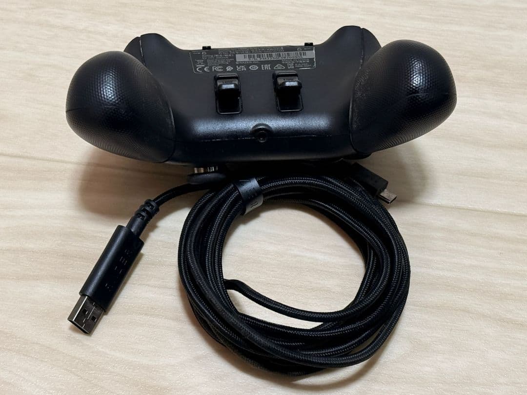 PC用ゲームコントローラー・コンバーター RAZER WOLVERINE v2 CHOMA RZ06-0401