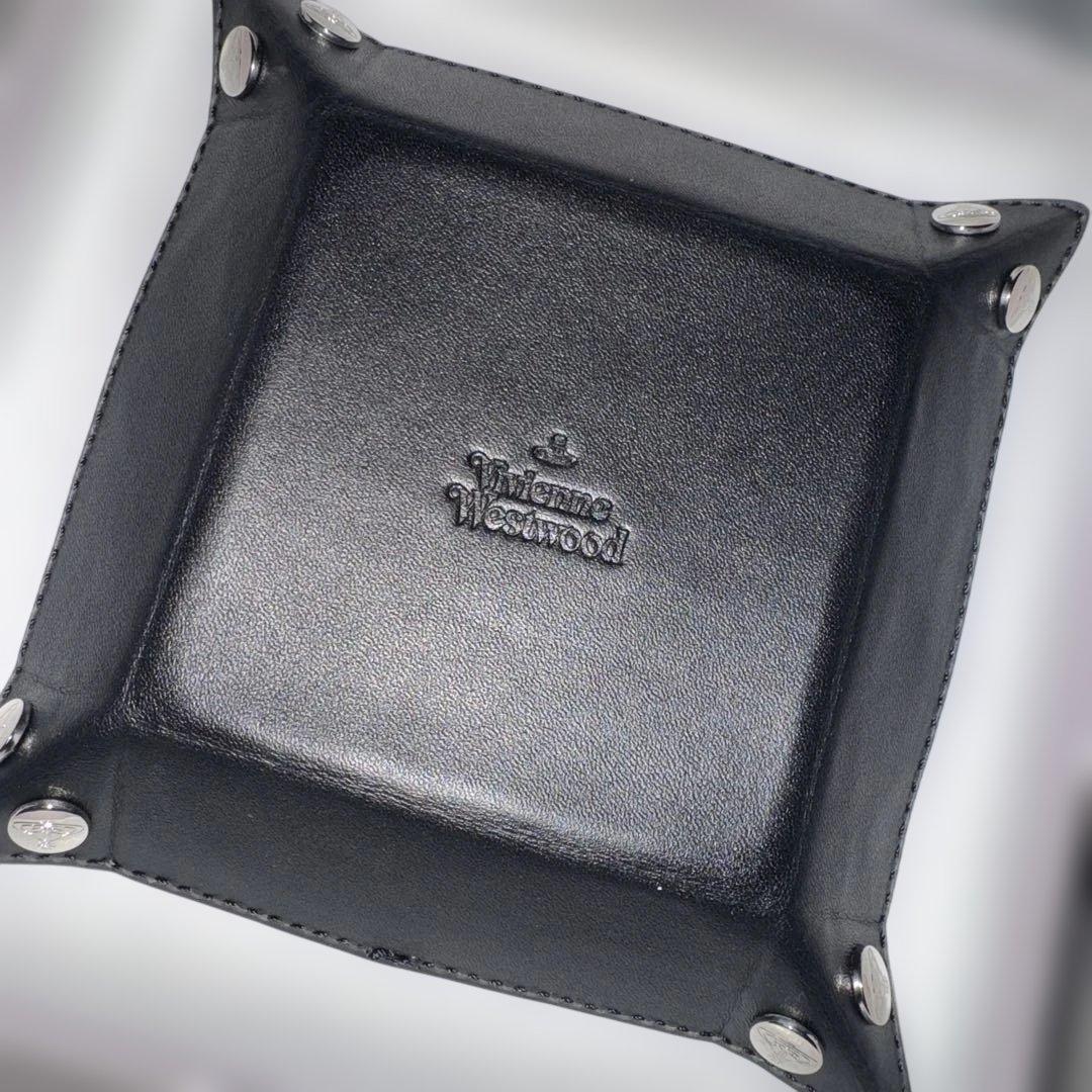 ヴィヴィアン　レザー　小物入れ