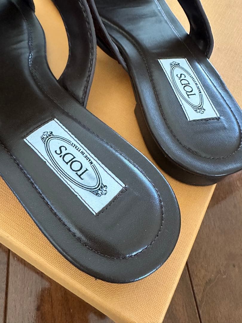 TOD'S スウェード スムースレザー ブラウンサンダル 箱・保存袋付き