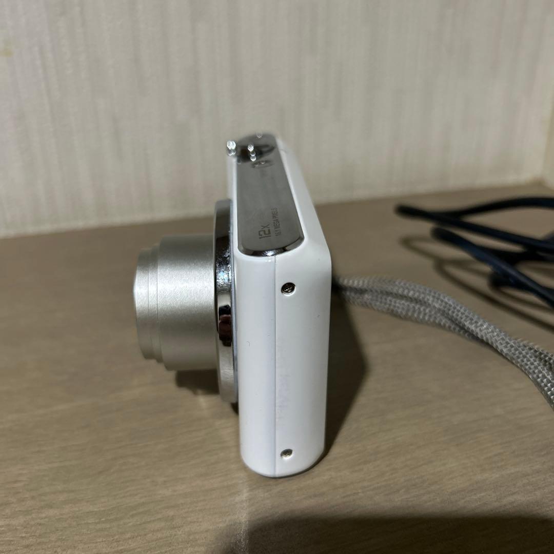 美品　CASIO EXILIM EX-ZS190 ホワイト