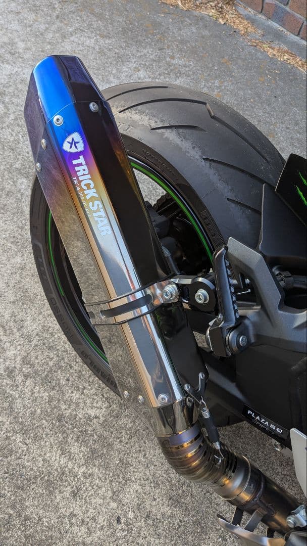 TRICKSTAR IKAZUCHI ZH2用スリップオンマフラー