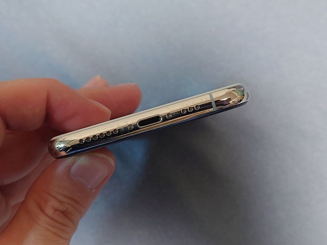 Apple iPhone Xs 256GB simフリー ホワイトシルバー