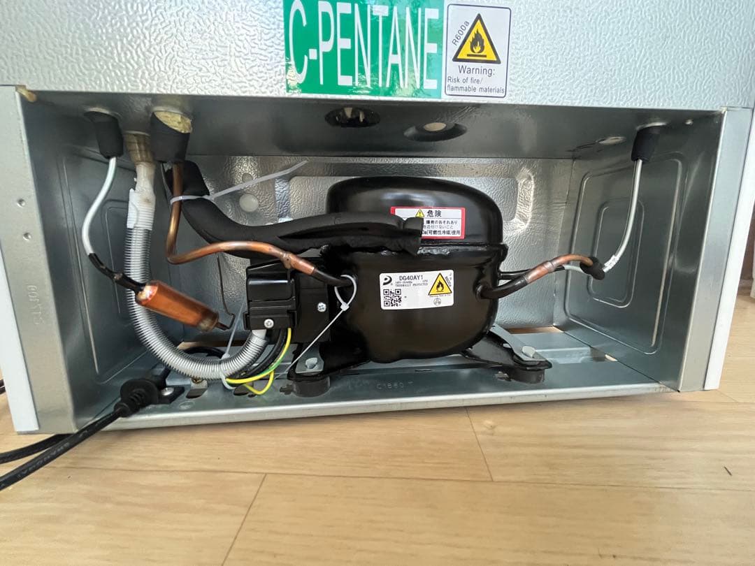 【美品 】小型冷蔵庫 46L REFAGE 2023年製YRZ-CO5L　1ドア