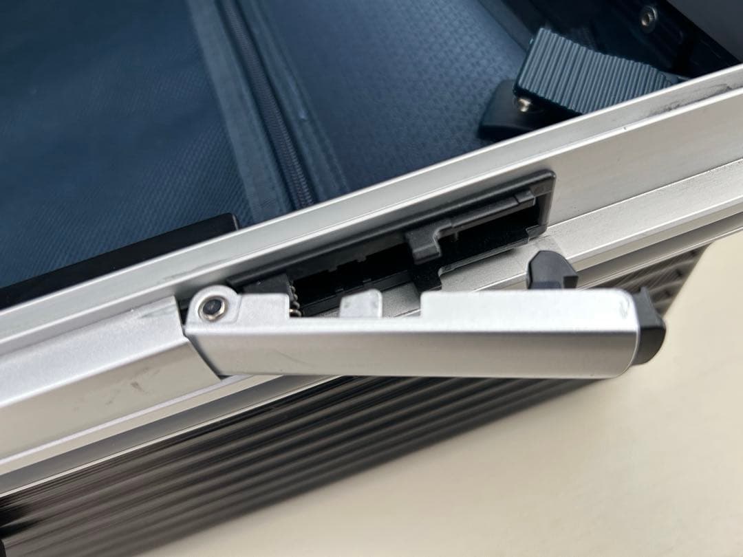 【美品】A.L.Iスーツケース 【TRIPLAYER】 56 L