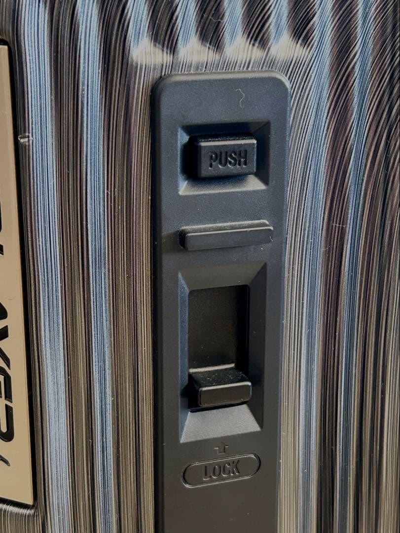 【美品】A.L.Iスーツケース 【TRIPLAYER】 56 L