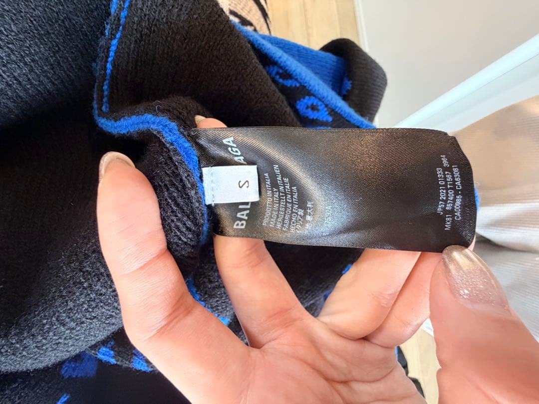 BALENCIAGA ロゴ入りオーバーサイズニット