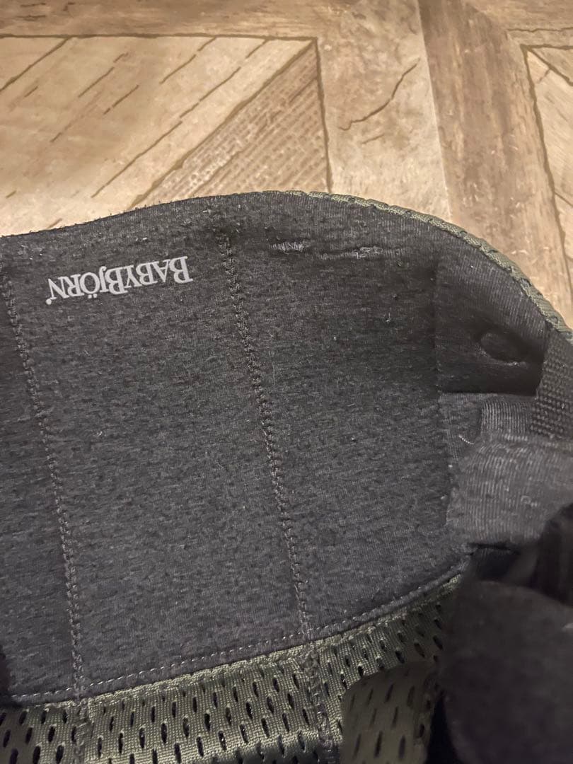 BABYBJÖRN ハーモニー　抱っこひも カーキ メッシュ　ベビービョルン