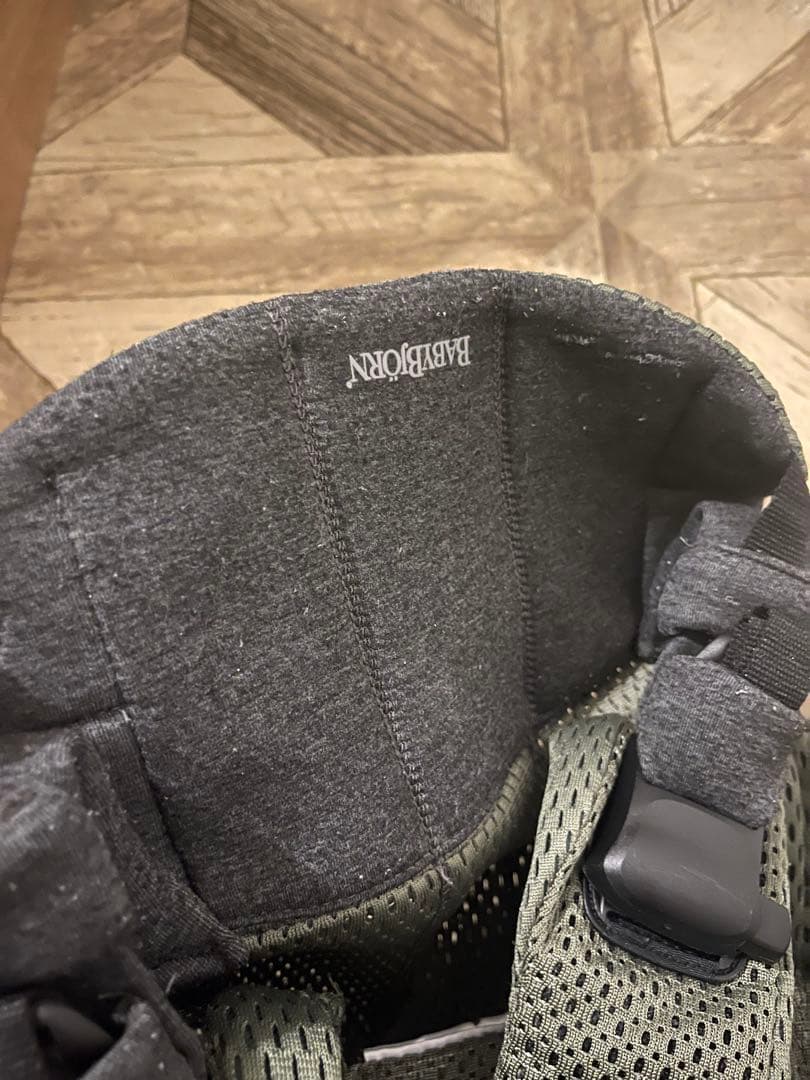 BABYBJÖRN ハーモニー　抱っこひも カーキ メッシュ　ベビービョルン